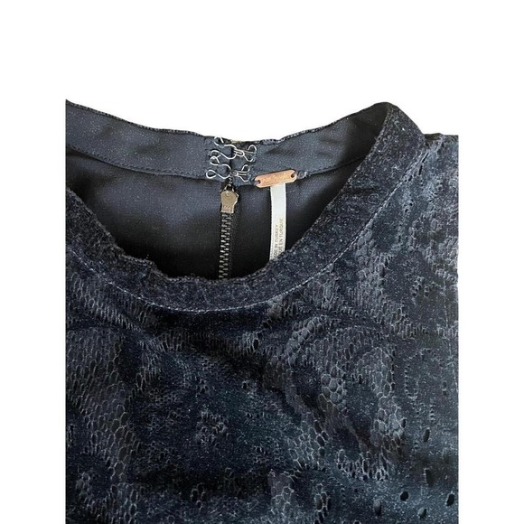 Free‎ People Walk This Way Velvet Cropped Top - Black - Size Medium - Picture 5 of 9